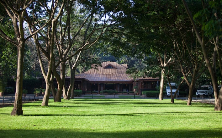 Arusha Coffee Lodge - accommodation - exterior view of lodge _ gardens